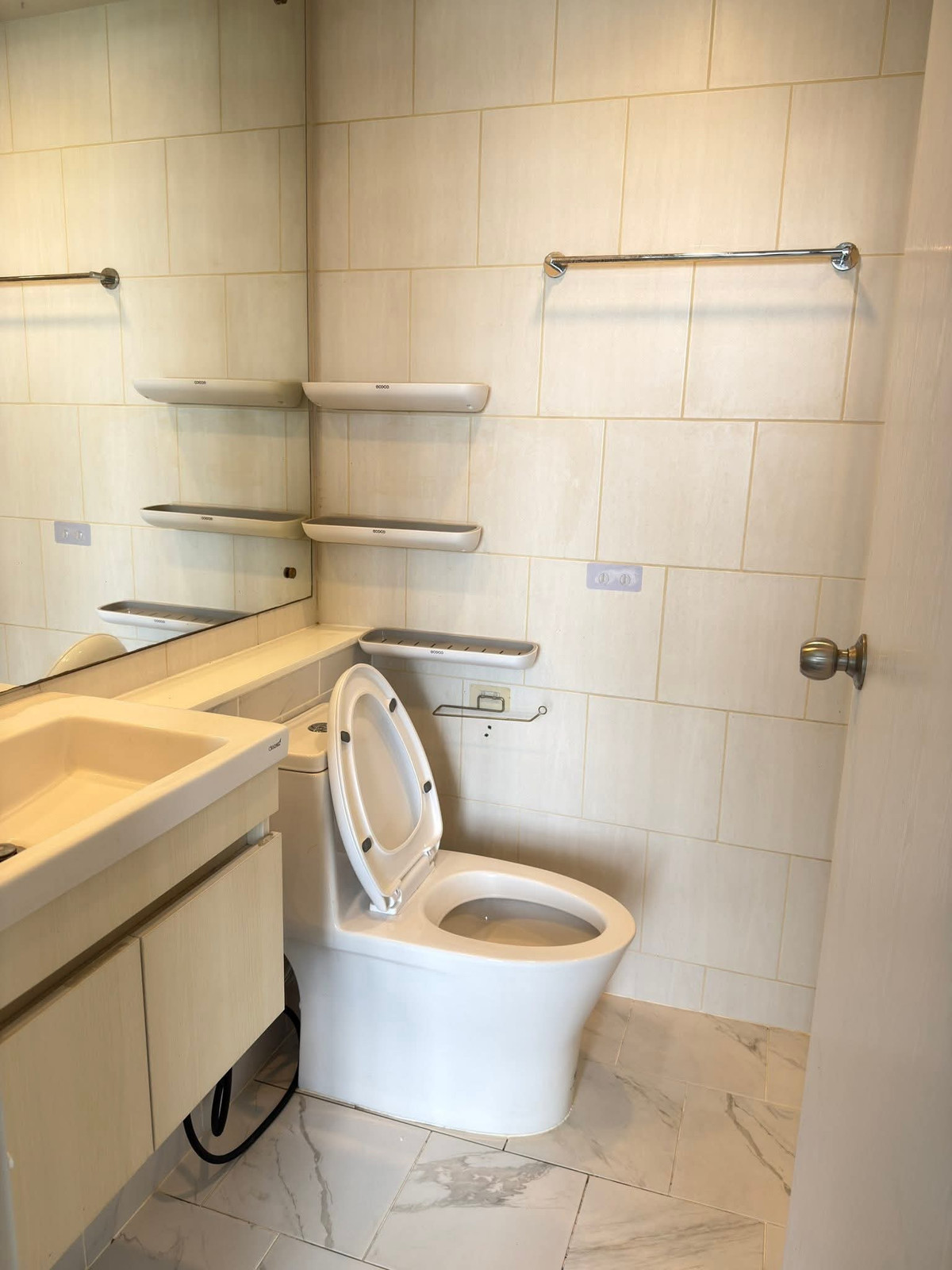 ให้เช่าคอนโดเกษตร นวมินทร์ ลาดปลาเค้า : ให้เช่าคอนโด U Kaset-Nawamin (ห้องมุม) เฟอร์ครบ พร้อมอยู่