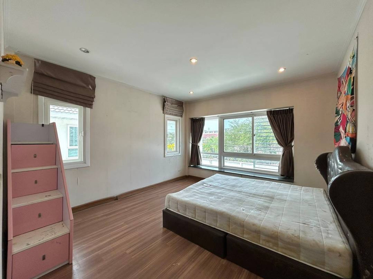 For SaleHousePathum Thani,Rangsit, Thammasat : Single house for sale, Bella Wongwaen - Lumlukka Klong 3, size 60 sq m, in front of the house does not collide with anyone, Bella Wongwaen - Lumlukka Klong 3