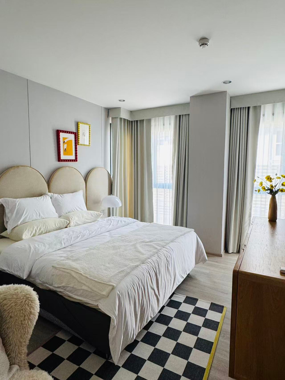 For RentCondoRama9, Petchburi, RCA : RCA  Brand new 3 bedrooms condo  137 sqm rent 120,000 thb one month