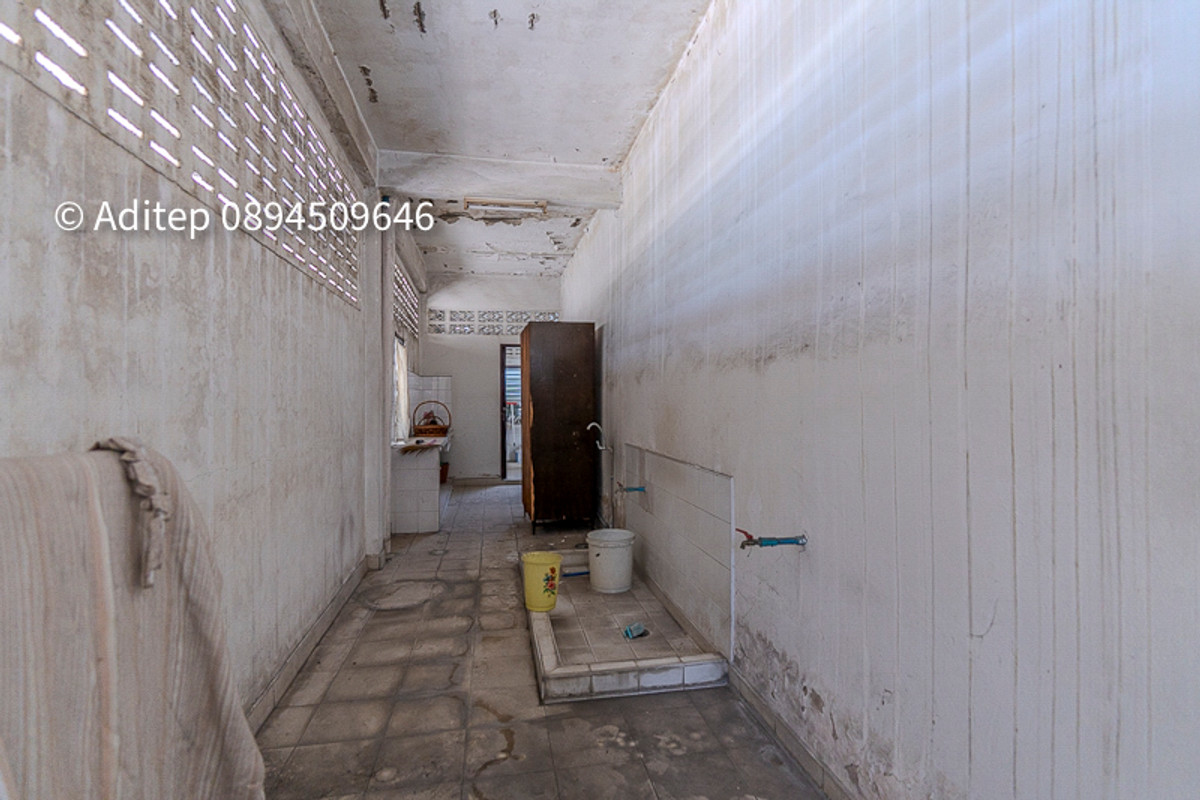 For SaleShop HousePinklao, Charansanitwong : Commercial building for sale on Thonburi side, 3 and a half floors, 22.2 sq m., walk to MRT Charan 13, only 150 meters | Soi Commerce Thonburi 4