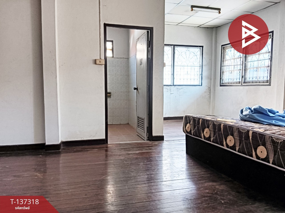 For SaleTownhomeSamut Prakan,Samrong : 2-story townhouse for sale, Phatthananiwet Village, Theparak, Samut Prakan.