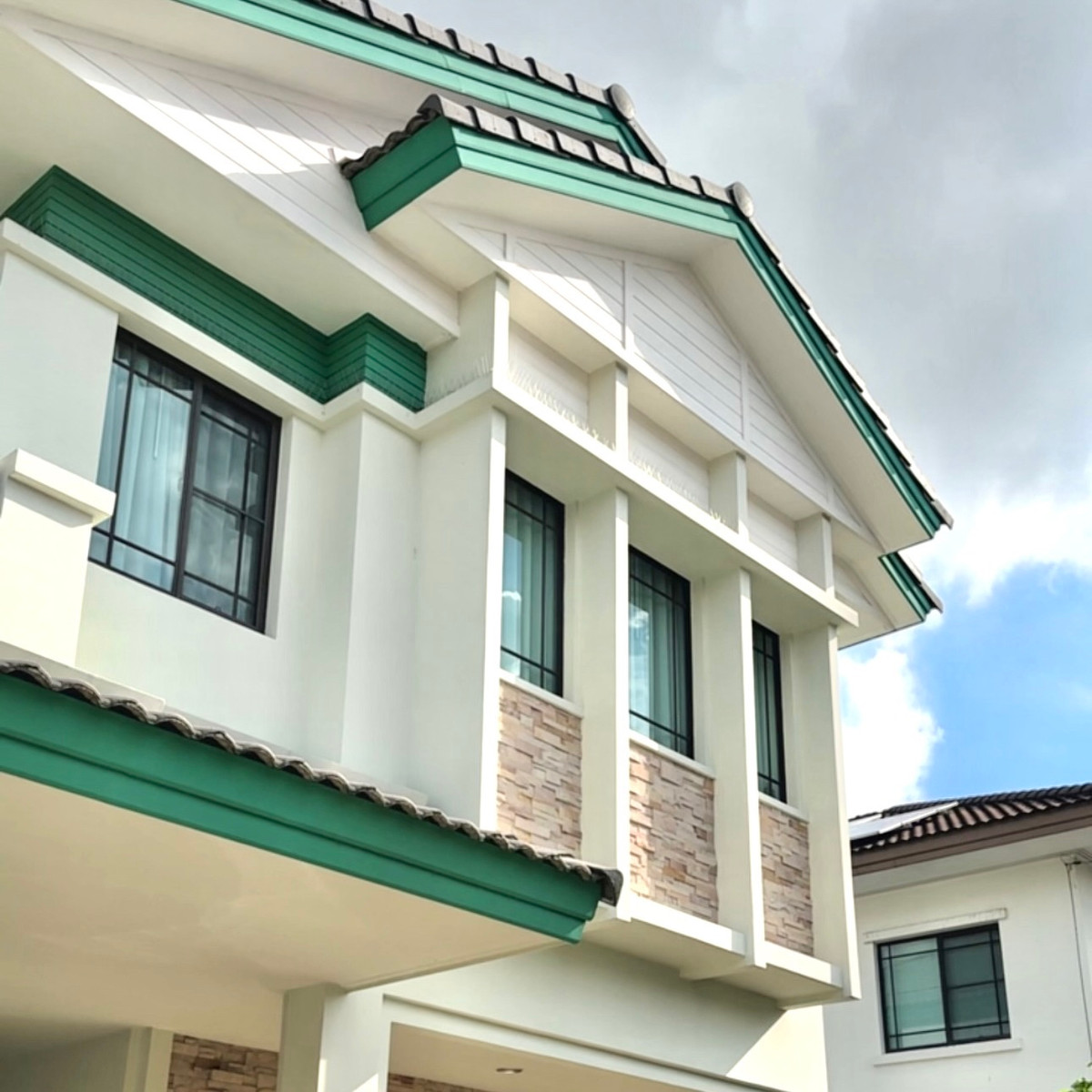 ขายบ้านนวมินทร์ รามอินทรา : ขายบ้านโครงการคุณภาพ วิวทะเลสาบ บรรยากาศดี 