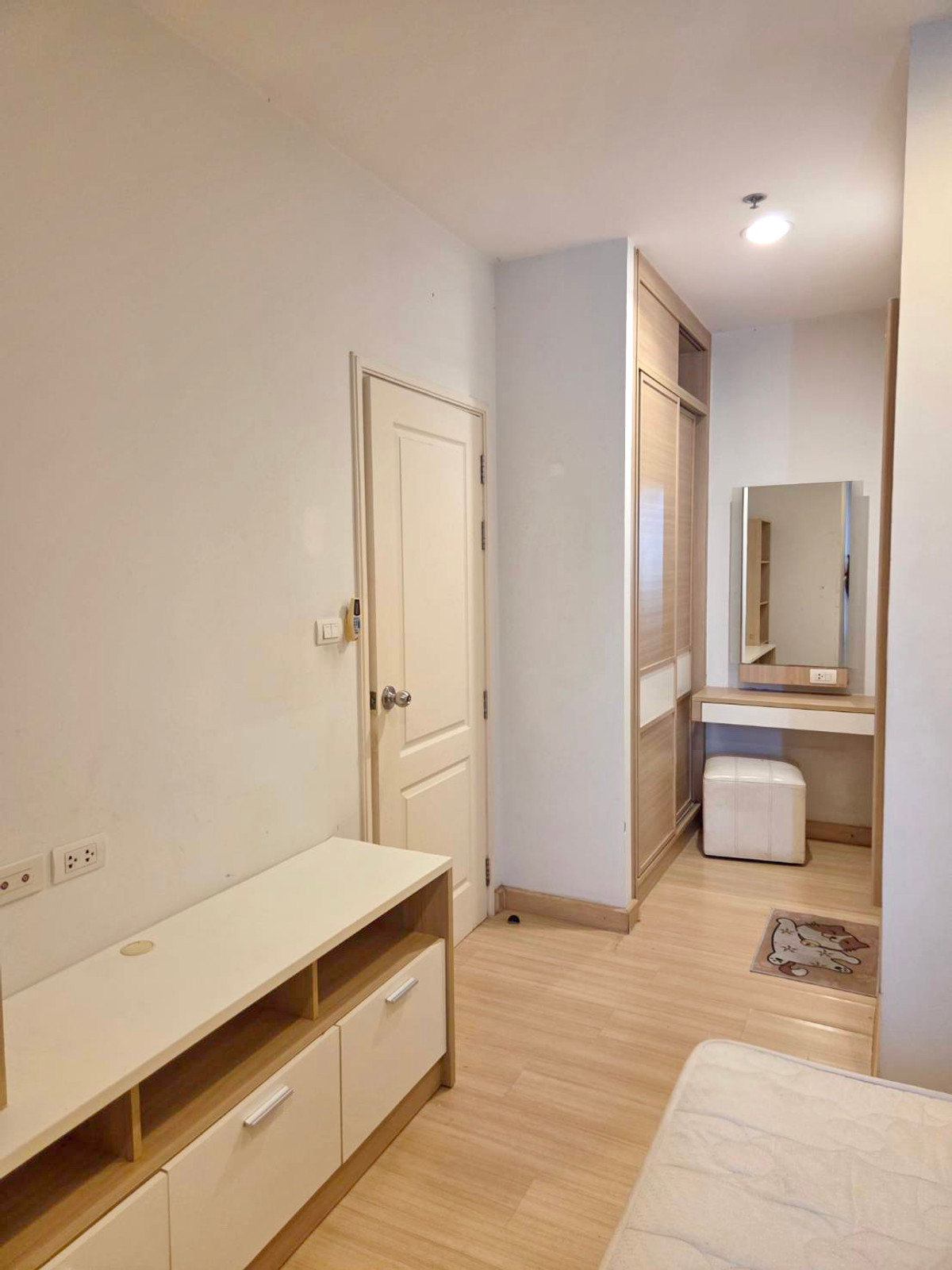 ให้เช่าคอนโดเกษตรศาสตร์ รัชโยธิน : ให้เช่า คอนโด Centric Scene รัชวิภา ห้องมุม  มีเครื่องซักผ้า 