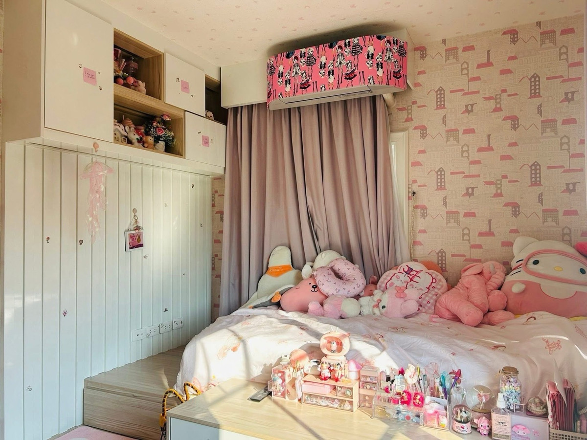 For RentThaphra, Talat Phlu, Wutthakat : Semi-detached house for rent, Golden Neo Sathorn Project, Kanlapaphruek Road.