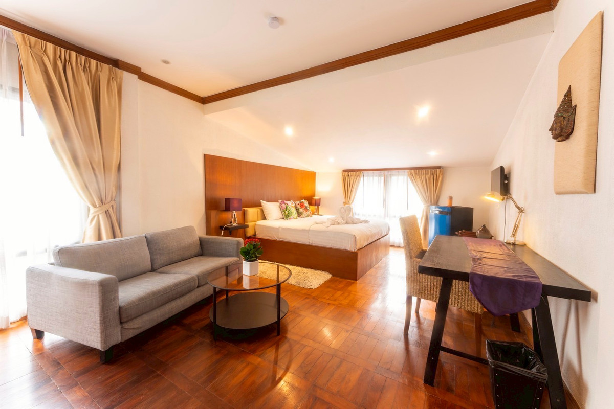 คอนโดสุขุมวิท อโศก ทองหล่อ : For sell and rent House in Asoke near NIST! ✨ 6 bedroom 350 sq.m ready to move in Near BTS Asoke and Terminal 21