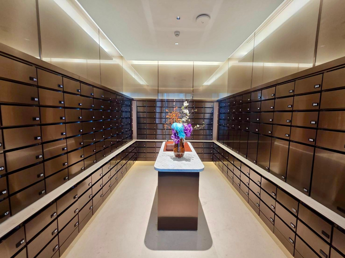 For SaleCondoWitthayu, Chidlom, Langsuan, Ploenchit : EI8TEEN SEVEN One Bangkok: 2bed 2.5bath 135sqm. 41,000,000 Am: 0656199198