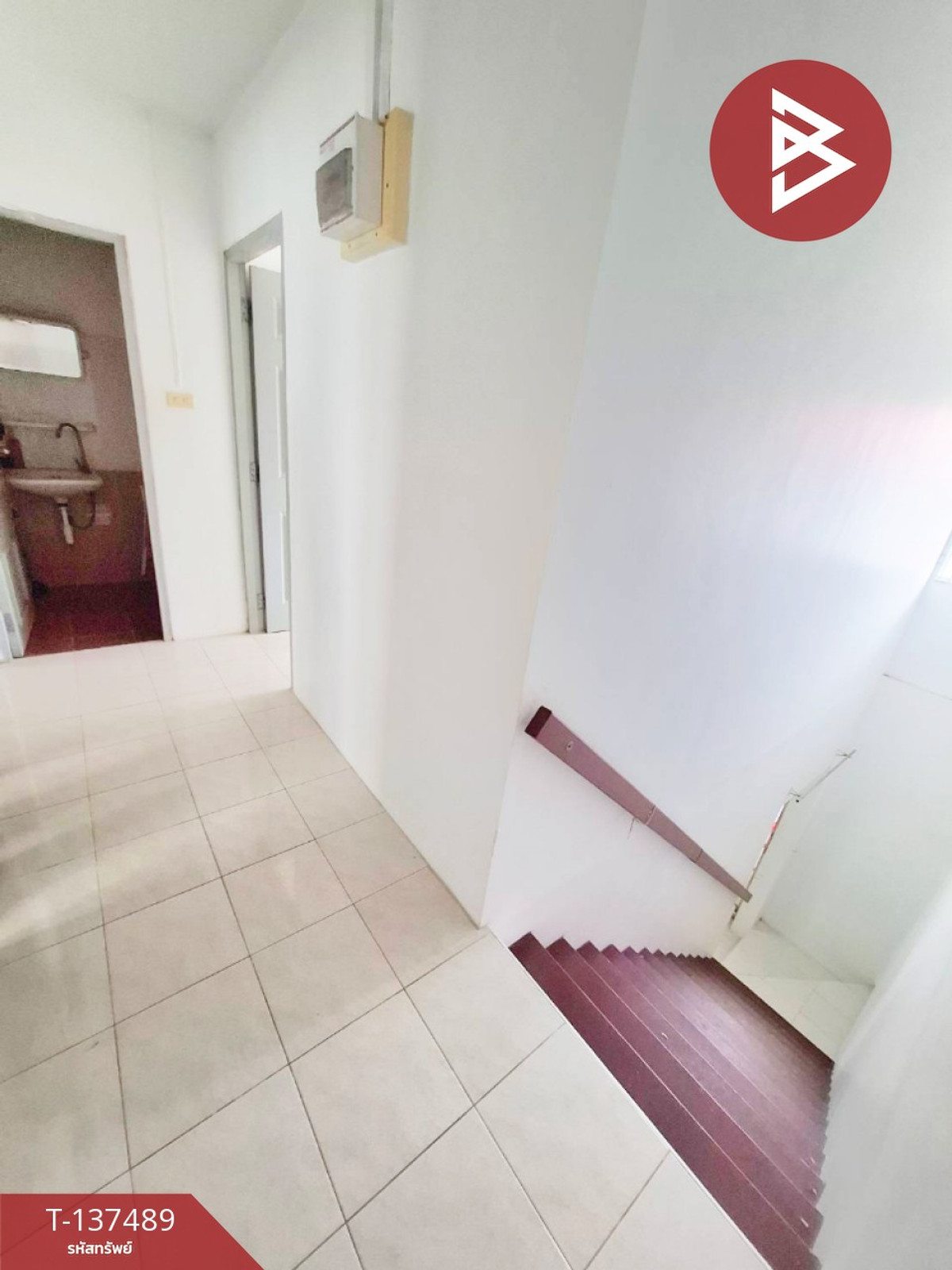 ขายทาวน์โฮมพัทยา บางแสน ชลบุรี สัตหีบ : ขายทาวน์เฮ้าส์ หมู่บ้านแฟมิลี่ซิตี้ ชลบุรี (Family City)