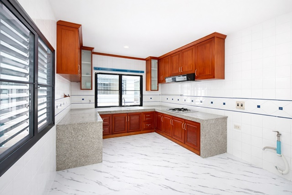 ให้เช่าบ้านเกษตร นวมินทร์ ลาดปลาเค้า : ตลาดถนอมมิตร 800 ม.78 ตร.ว. 312 ตร.ม. ถ.สุขาภิบาล5 คฤหาสน์ บ้านเดี่ยว 3-4นอน 3 น้ำ ใกล้เสถียรธรรมสถาน 900 ม. เพลินนารี่มอลล์ 2.2 กม.