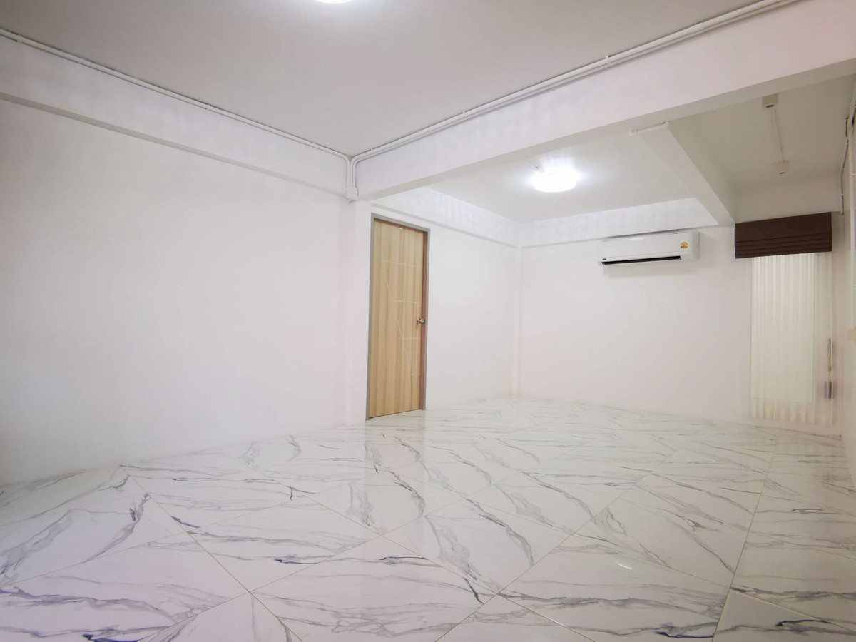 For RentHouseChokchai 4, Ladprao 71, Ladprao 48, : 2-story house, good location, beautifully decorated, for rent in Lat Phrao-Chokchai 4 area, near BTS Phawana, only 1.3 km.