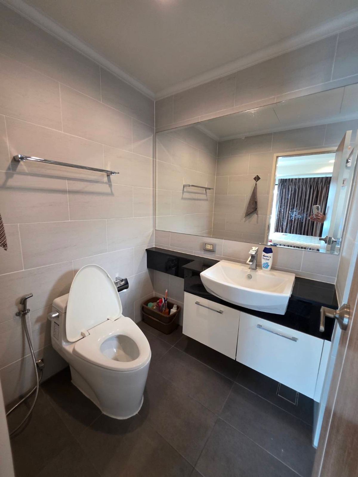 ขายบ้านลาดกระบัง สุวรรณภูมิ : ขายบ้านแฝด 3ชั้น สภาพบ้านใหม่มากๆ เจ้าของตกแต่งเสร็จแทบจะไม่ได้ใช้เลย 