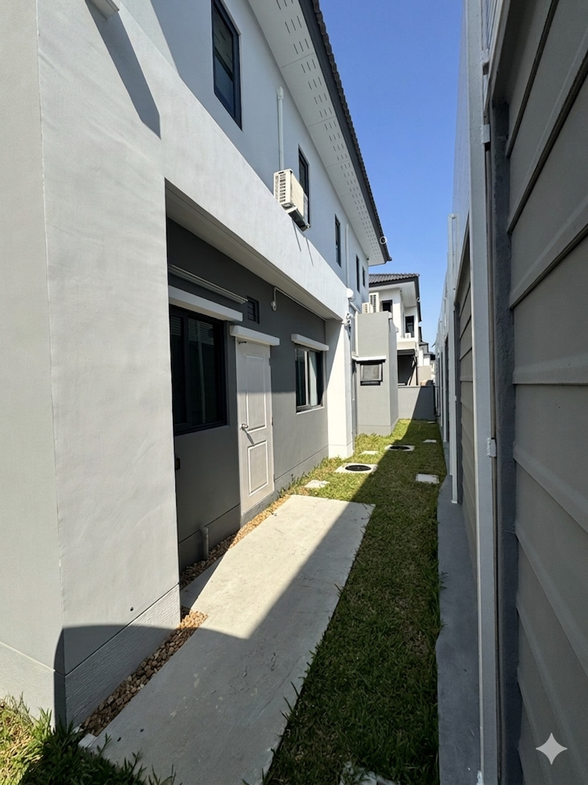 For RentHouseVipawadee, Don Mueang, Lak Si : 2-story detached house with furniture, beautifully decorated, for rent in Don Mueang-Vibhavadi area. Near Don Mueang Airport, only 3 km.