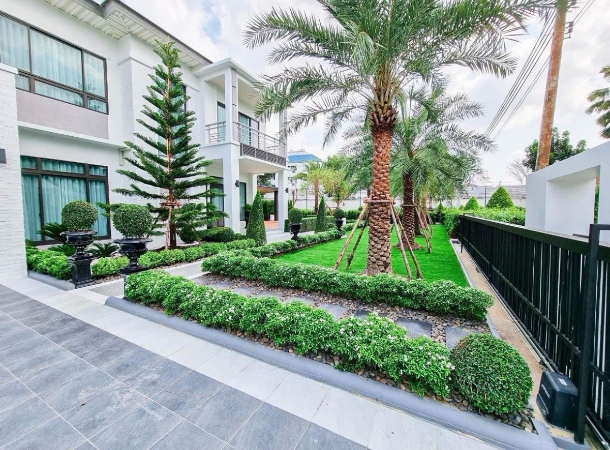 For RentHouseLadkrabang, Suwannaphum Airport : Luxury house for rent Perfect Masterpiece Sukhumvit 77 corner unit large land pet friendly near Suvarnabhumi Airport