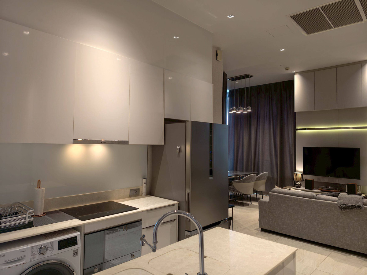 คอนโดสีลม ศาลาแดง บางรัก : Ashton Silom【𝐒𝐄𝐋𝐋 & 𝐑𝐄𝐍𝐓】🔥โทนเข้มทรงพลัง เสริมลุคดูแพงแบบชัดเจน🔥 ติดต่อไลน์ไอดี: @hacondo