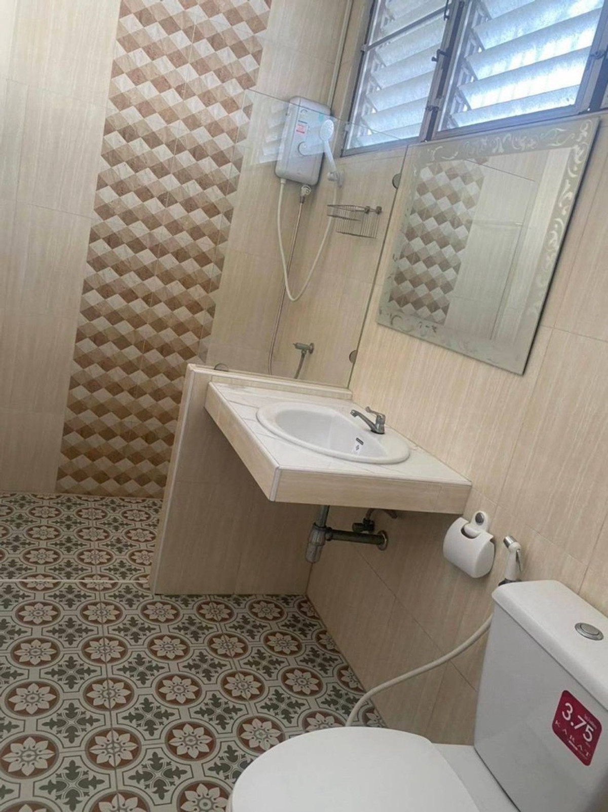 ให้เช่าบ้านโชคชัย4 ลาดพร้าว71 : 🏡ให้เช่าบ้าน 2 ชั้น โชคชัย 4 ซอย 76 มี 3 ห้องนอน 3 ห้องน้ำ 55 ตรว. บ้านหัวมุม (เงียบสงบ)  จอดรถภายในบ้านได้ 4-6 คัน🚗