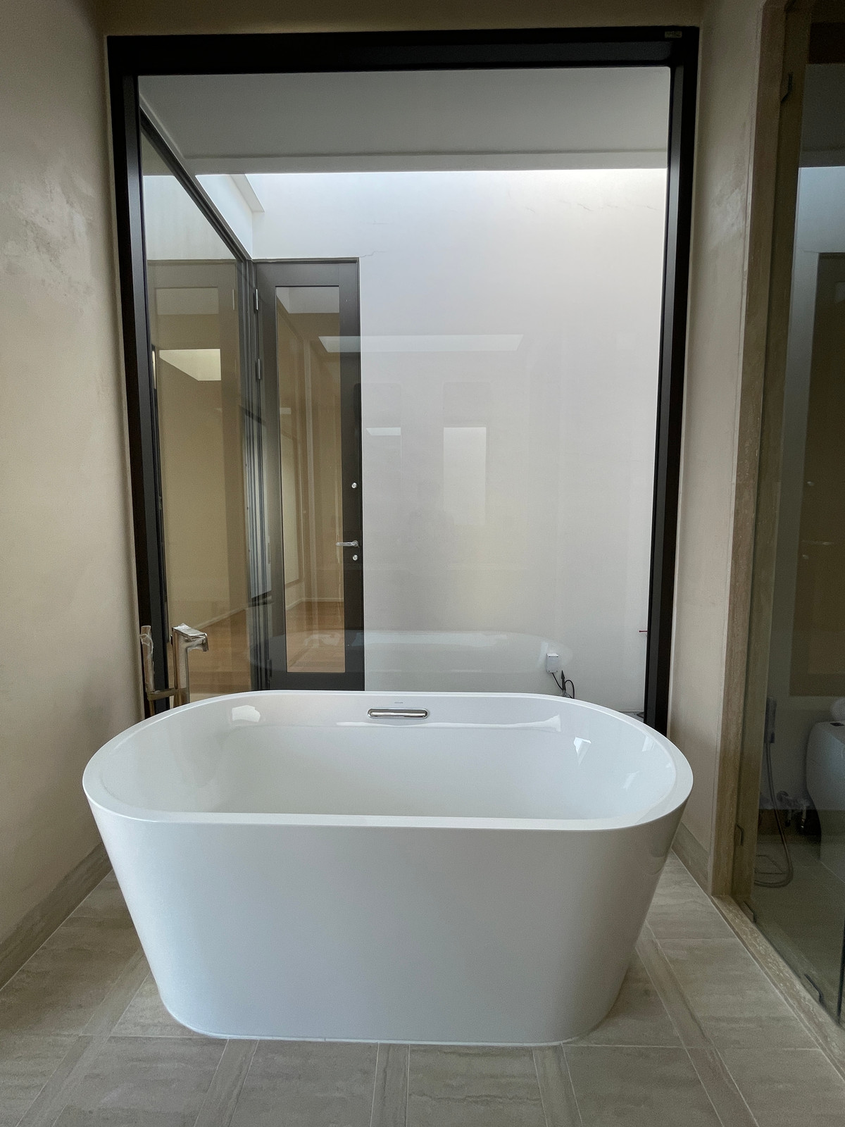 ขายบ้านเลียบทางด่วนรามอินทรา : 🔥 EXCLUSIVE PROMOTION 🔥โอกาสสุดท้ายในการครอบครองในราคาพิเศษที่สุด [ขาย] 💎 Ultra Luxury Show Unit | ELIVA Ekkamai - Eastville 💎 บ้านเดี่ยวหรู 3 ชั้น ดีไซน์ Mid-Century Modern — ความเป็นส่วนตัวสูงสุดเพียง 4 ยูนิตในโครงการ!