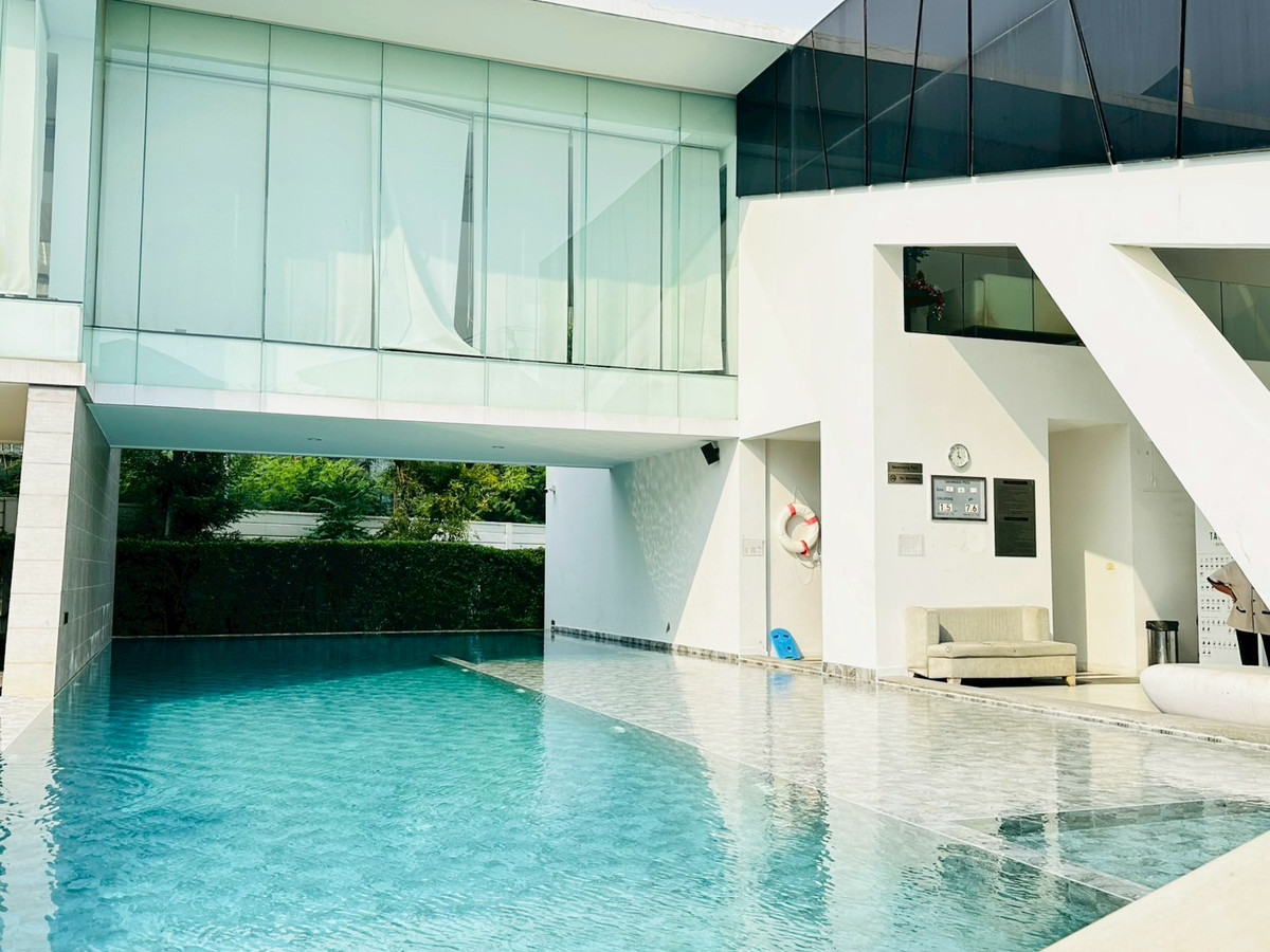 For SaleTownhomeRathburana, Suksawat : Urgent sale, 3-story townhome, decorated and ready to move in. village in the middle of the city Sathorn-Suksawat (AP Project) Soi Suksawat 39