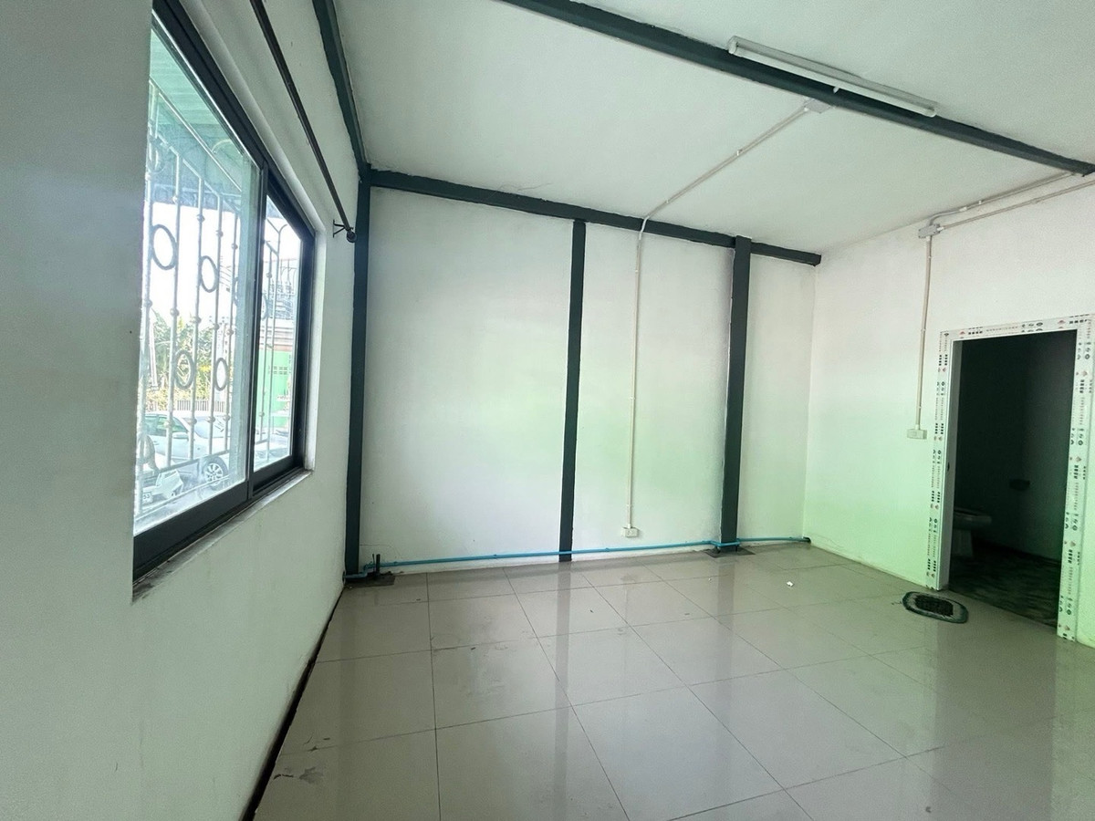 ให้เช่าโกดังพระราม 2 บางขุนเทียน : โกดังให้เช่าบางกระดี่ แสมดำ ติดถนนพระราม2 ขนาด600ตรม. พร้อมออฟฟิศ โกดังสูง9ม. ไฟ3เฟส รถคอนเทนเนอร์เข้าออกได้