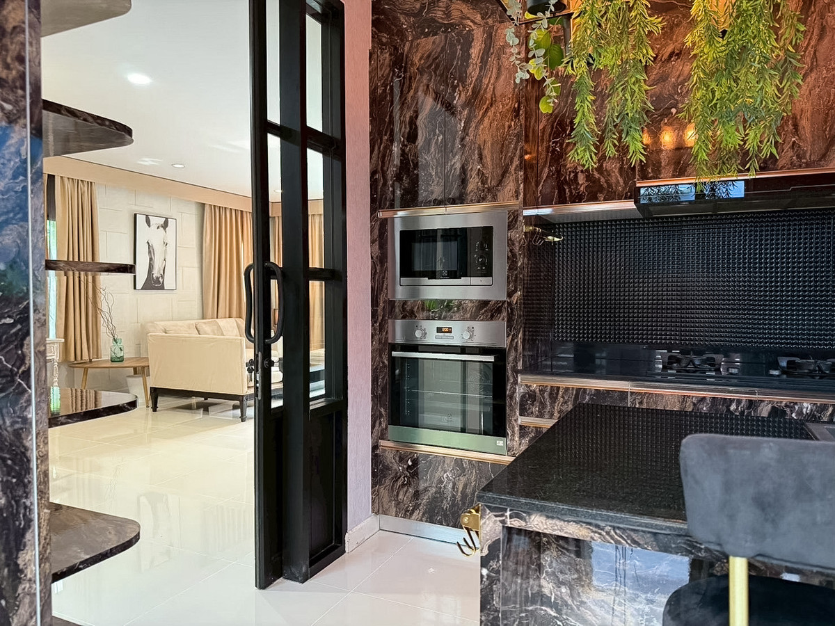 ขายบ้านพัฒนาการ ศรีนครินทร์ : เดอะ แพลนท์ เอสทีค พัฒนาการ 38 / 3 ห้องนอน (ขาย), The Plant Estique Pattanakarn 38 / 3 Bedrooms (FOR SALE) FON160