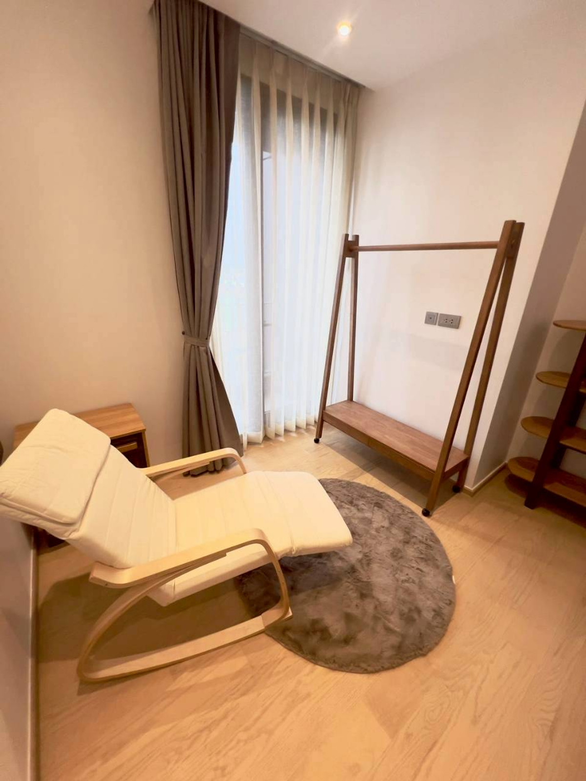 ให้เช่าคอนโดพระราม 9 เพชรบุรีตัดใหม่ RCA : ให้เช่าคอนโด Ashton Asoke - Rama 9 ตกแต่งครบครัน (S15-42577)