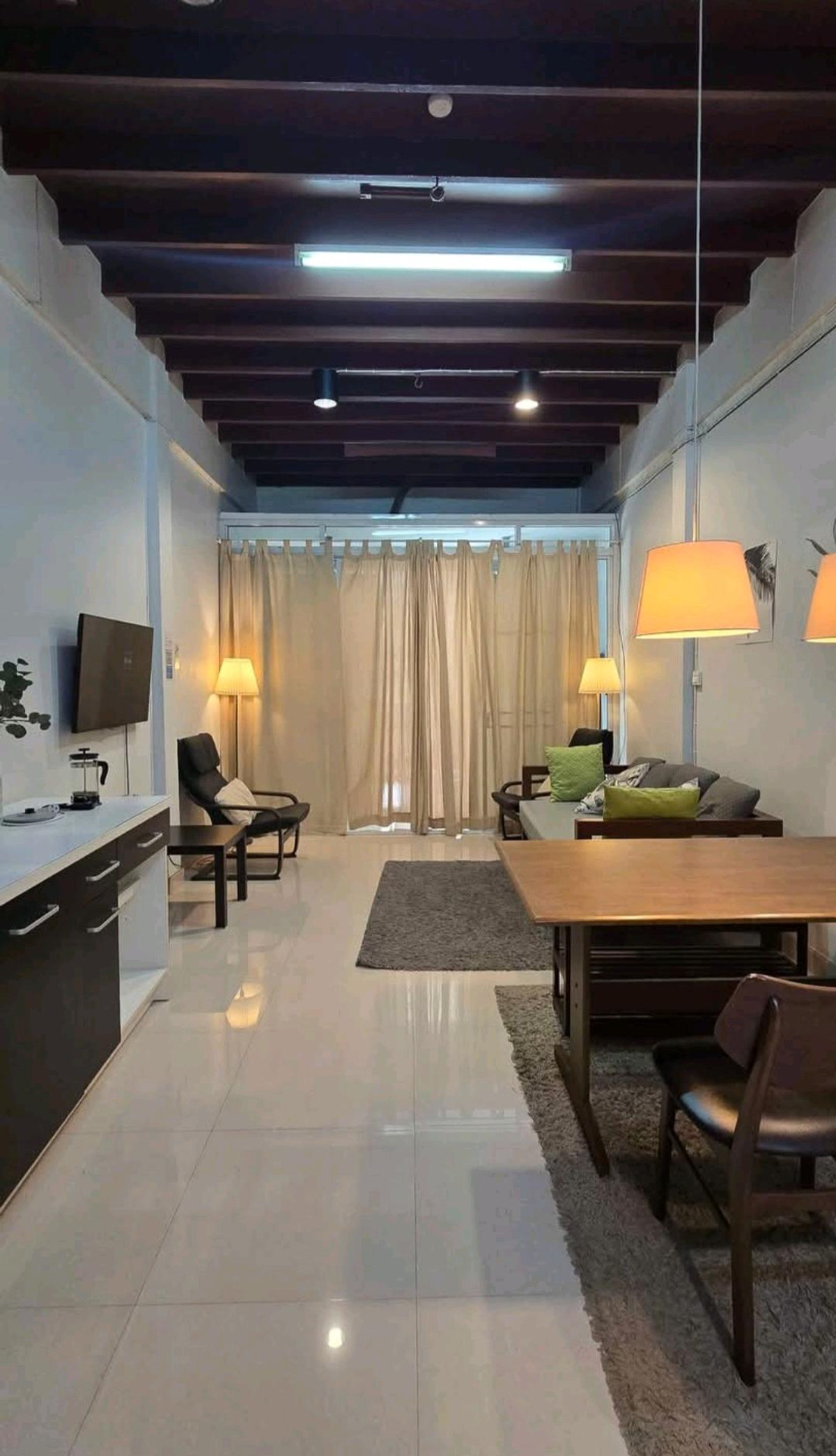 ให้เช่าทาวน์โฮมวงเวียนใหญ่ เจริญนคร : 📣 For Rent | Townhome 2 ชั้น ใกล้ BTS กรุงธนบุรี (ซอยเจริญนคร 18)
🏡 บ้านรีโนเวทใหม่ แต่งครบ พร้อมอยู่ ใกล้ไอคอนสยาม ใกล้สาทร