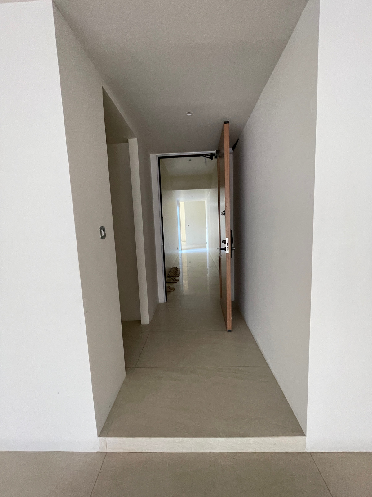 ขายบ้านเลียบทางด่วนรามอินทรา : 🔥 EXCLUSIVE PROMOTION 🔥โอกาสสุดท้ายในการครอบครองในราคาพิเศษที่สุด [ขาย] 💎 Ultra Luxury Show Unit | ELIVA Ekkamai - Eastville 💎 บ้านเดี่ยวหรู 3 ชั้น ดีไซน์ Mid-Century Modern — ความเป็นส่วนตัวสูงสุดเพียง 4 ยูนิตในโครงการ!