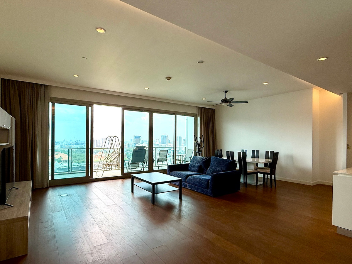 ให้เช่าคอนโดวิทยุ ชิดลม หลังสวน : คอนโด 3 ห้องนอน วิวสวน sport club ใกล้ BTS ราชดำริ