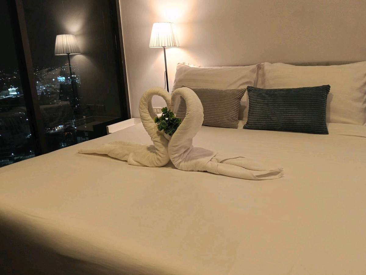 ให้เช่าคอนโดพัทยา บางแสน ชลบุรี สัตหีบ : Posh Pattaya​ ห้องมุม วิวทะเล+city