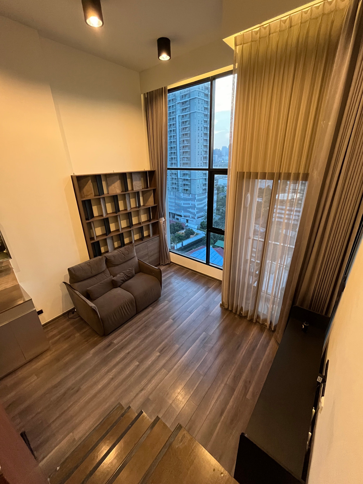 ขายคอนโดพระราม 9 เพชรบุรีตัดใหม่ RCA : KnightsBridge Space Rama 9 / Duplex 1 Bedroom (FOR SALE), ไนท์บริดจ์ สเปซ พระราม 9 / ดูเพล็กซ์ 1 ห้องนอน (ขาย) TARN310