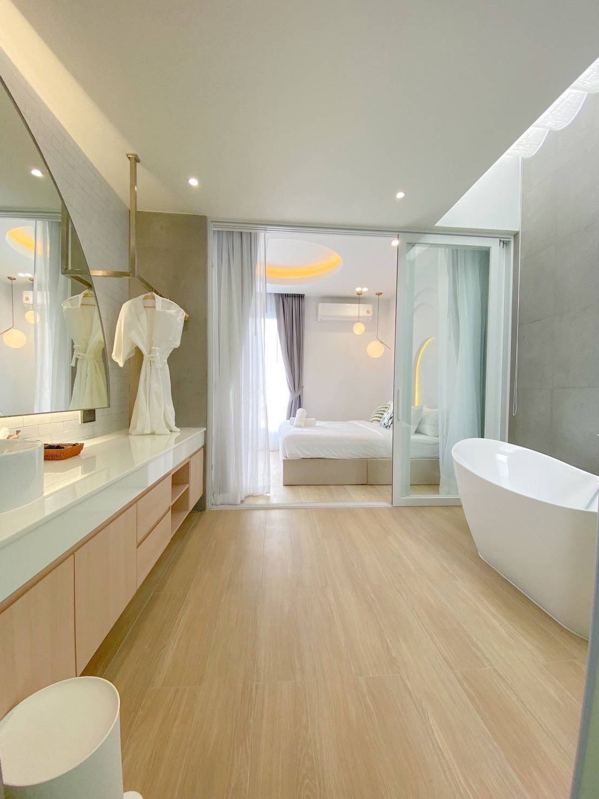 For RentPattaya, Bangsaen, Chonburi : For rent: Luxurious pool villa house, newly built, Huai Yai, Pattaya, suitable for living or doing business.