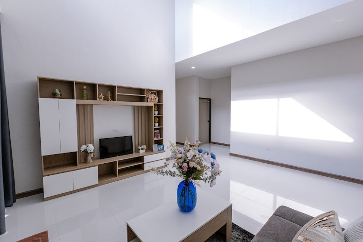 ขายบ้านเชียงราย : ✈️ ด่วน! ขายบ้านเดี่ยวพร้อมอยู่เชียงราย (โซนบ้านดู่) ดีไซน์มินิมอล พื้นที่กว้าง 88.6 ตร.ว. ใกล้สนามบินแม่ฟ้าหลวงเพียง 5 นาที! 🏡