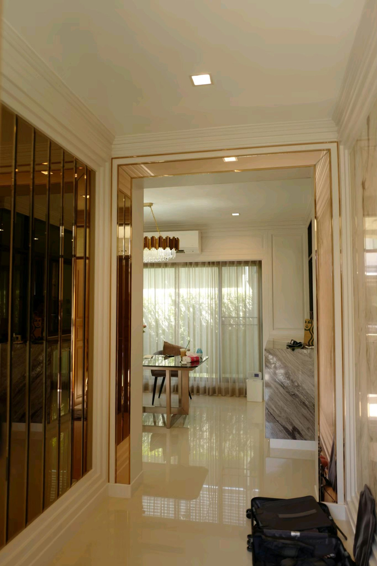 ขายบ้านปทุมธานี รังสิต ธรรมศาสตร์ : ขาย หมู่บ้าน ลัดดารมย์ ติวานนท์

บิ้วอินทุกห้อง 
แบบบ้าน Vermont ที่ดิน 60.4 ตร.วา 
พื้นที่ใช้สอย 188 ตร.ม. 
🏡4 ห้องนอน 3 ห้องน้ำ 
🚗🚗🚗3 ที่จอดรถ 

🗯ชั้น 2 จริงๆ  3 ห้องนอน แต่ทุบ 2 ห้อง รวมเป็น master bed 1 ห้อง/ กับห้องเด็กอีก 1 ห้อง  ห้องน้ำ 2  

