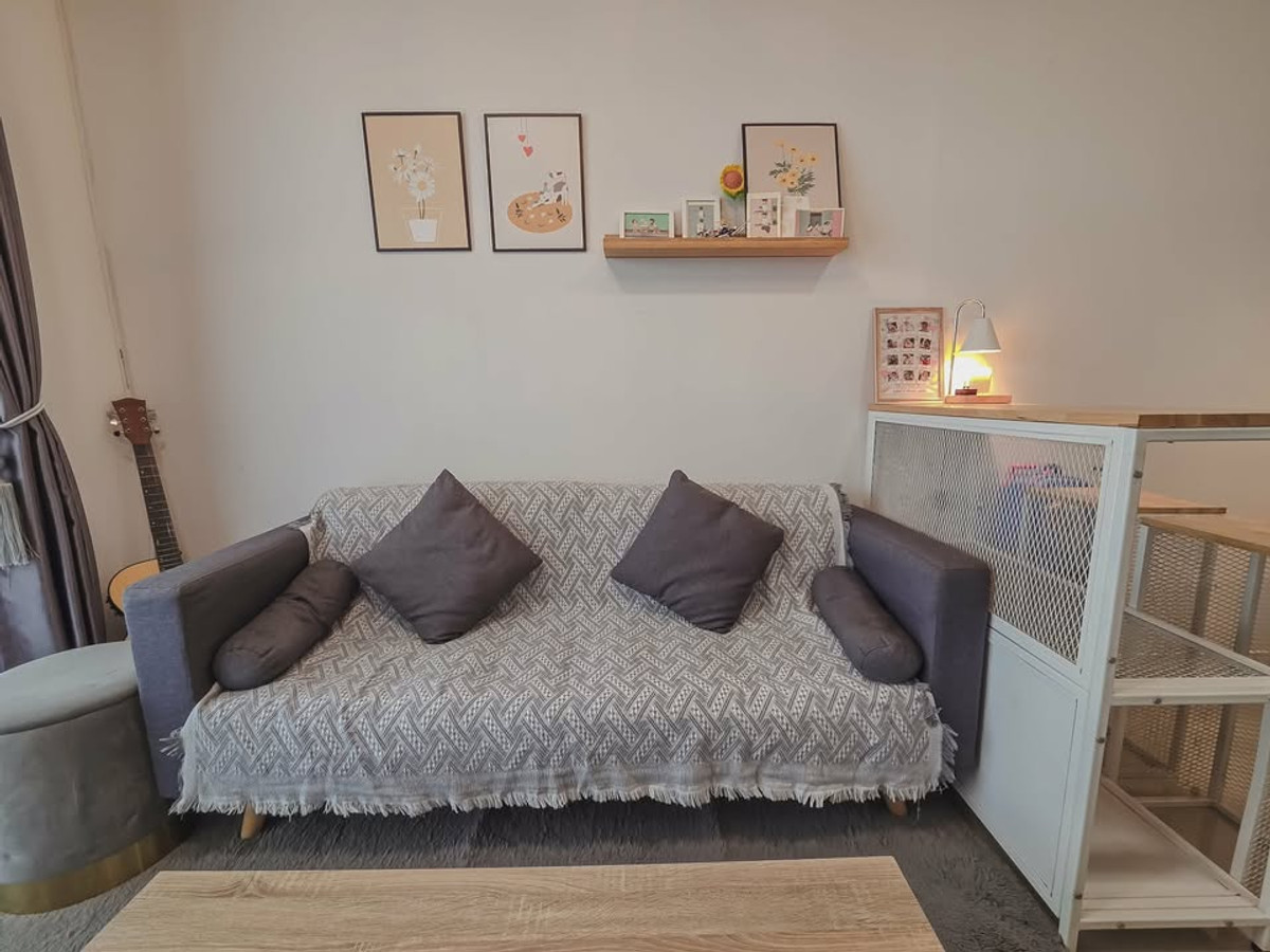 ขายทาวน์โฮมขอนแก่น : ทาวน์โฮม 2 ชั้น พฤกษา แอร์พอร์ต แต่งสวย ใกล้สนามบินขอนแก่น เฟอร์ครบ หิ้วกระเป๋าเข้าอยู่ได้เลย