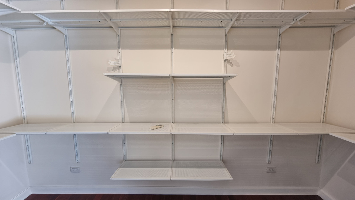 For SaleTownhomeSukhumvit, Asoke, Thonglor : Townhouse for sale, renovated, Thonglor, 4 bedrooms, 3 bathrooms, land size 30 sq m.