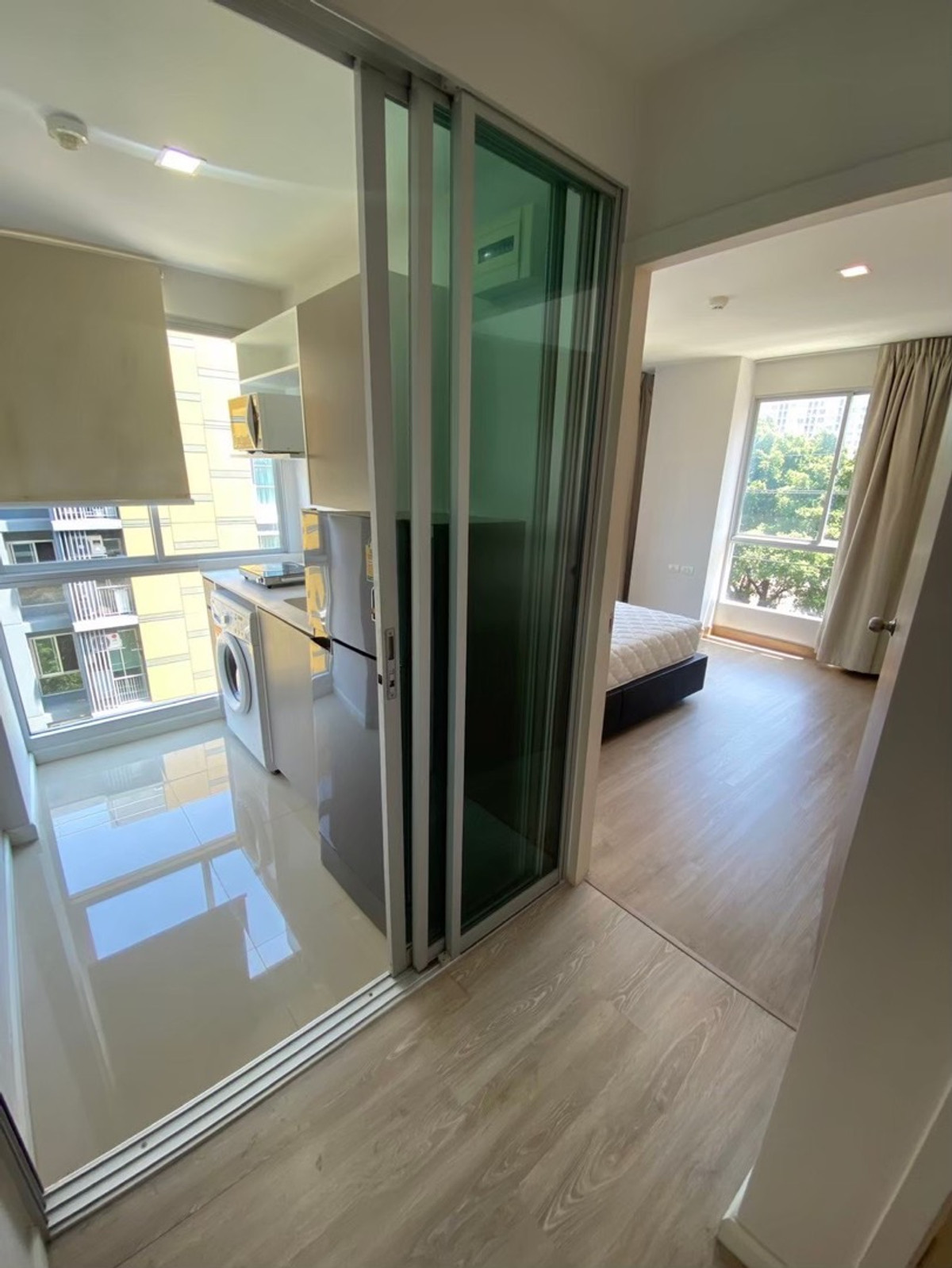 ให้เช่าคอนโดคลองเตย กล้วยน้ำไท : คอนโด Metro Luxe พระราม 4 ให้เช่า 40sqm. ราคา 16,000 ต่อรองได้