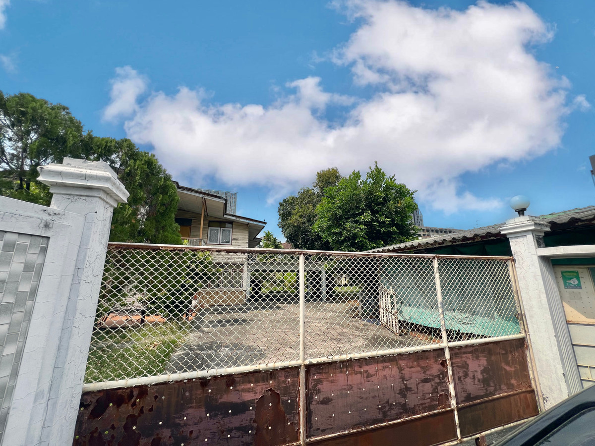 For SaleHouseBang Sue, Wong Sawang, Tao Pun : House with land Soi Krungthep - Nonthaburi 21 / 7 bedrooms (for sale), House With land Soi Krungthep - Nonthaburi 21 / 3 Bedrooms (FOR SALE) BNS007