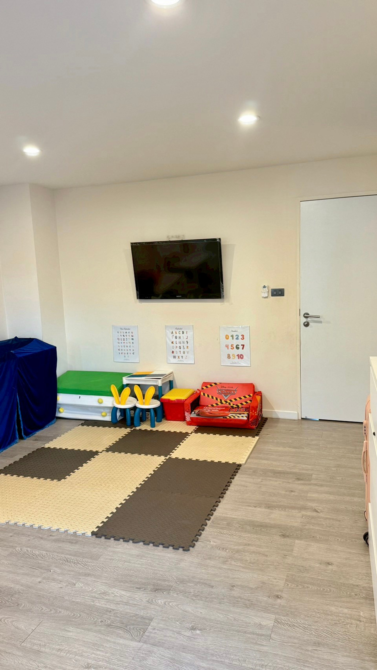 For SaleTownhomeBang Sue, Wong Sawang, Tao Pun : Townhome, 3 floors, 2 units, near MRT Wong Sawang / 4 bedrooms (for sale), Townhome Near MRT Wong Sawang / 4 Bedrooms (FOR SALE) BNS030