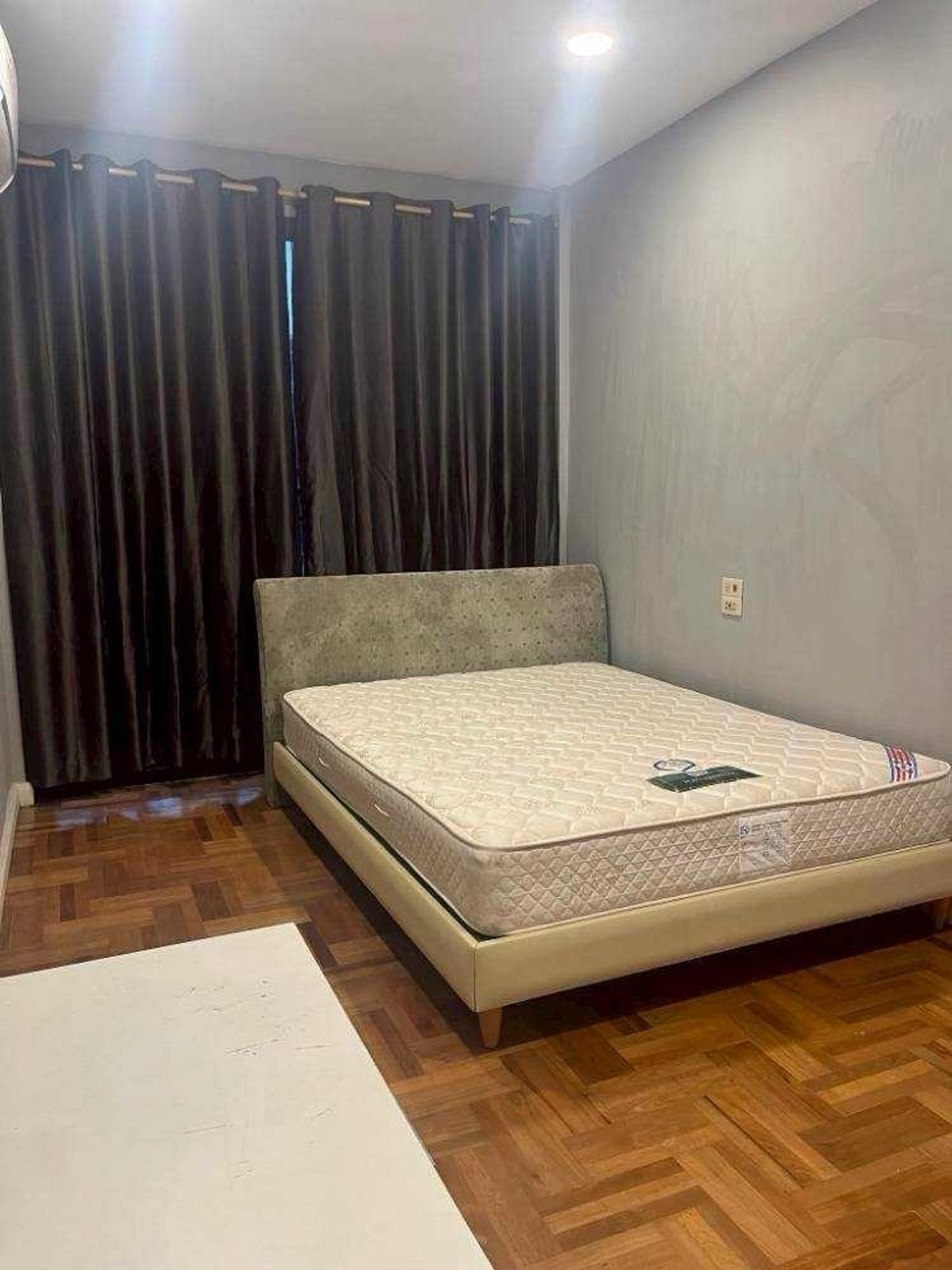 ให้เช่าทาวน์โฮมรัชดา ห้วยขวาง : ให้เช่า Townhome อยู่เจริญรัชดาซอย 3 🏜🎡🚆Yu Charoen Ratchada Soi 3 連棟別墅出租