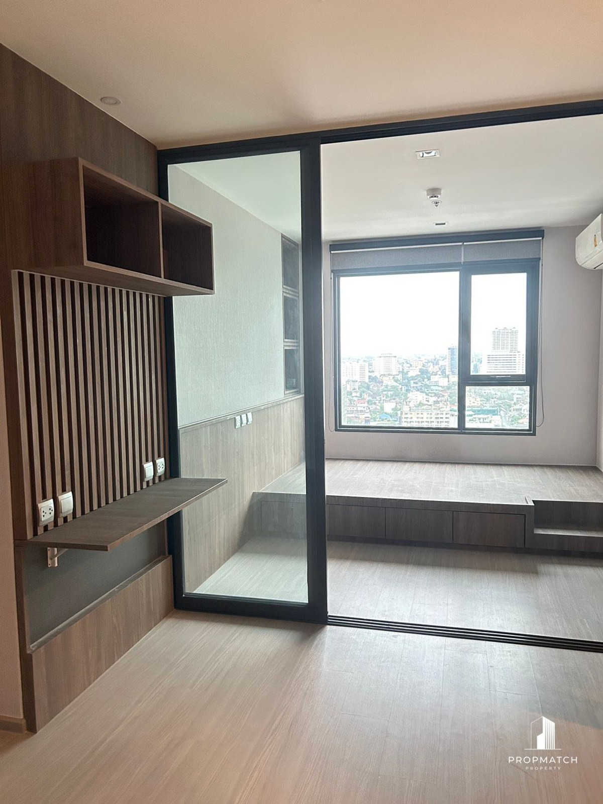For SaleCondoLadprao, Central Ladprao : 🔥Cheapest price🔥Life ladprao 35 Sqm 1B1B 💫4.7 Mb only⚡️Agent The company has a lot of rooms. Talk to us. Putter 0928895628💫Line:plustor_ss