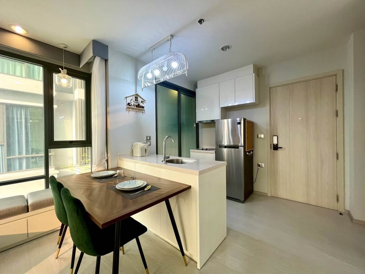 For RentCondoSukhumvit, Asoke, Thonglor : Condo for rent Rhythm Sukhumvit 42 (corner room near BTS Ekkamai) (Rt-01)