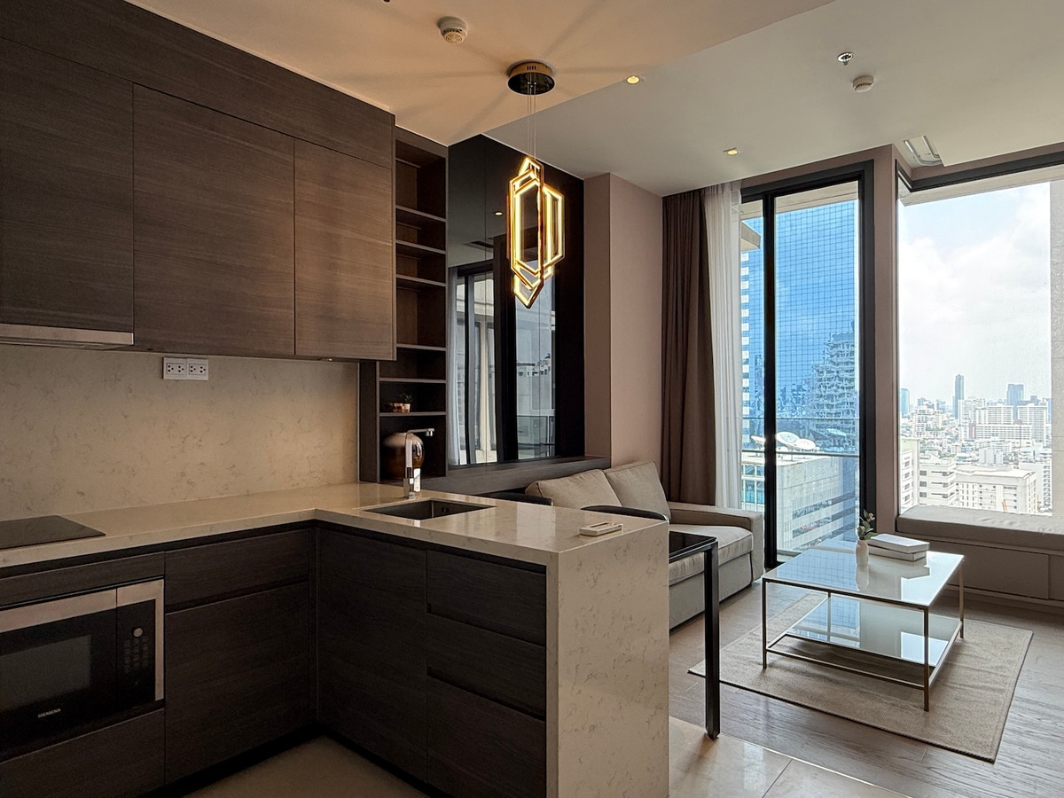 ให้เช่าคอนโดสุขุมวิท อโศก ทองหล่อ : 1 ห้องนอน 47 ตร.ม. ชั้นสูง วิวเมือง ใกล้ BTS อโศก & MRT