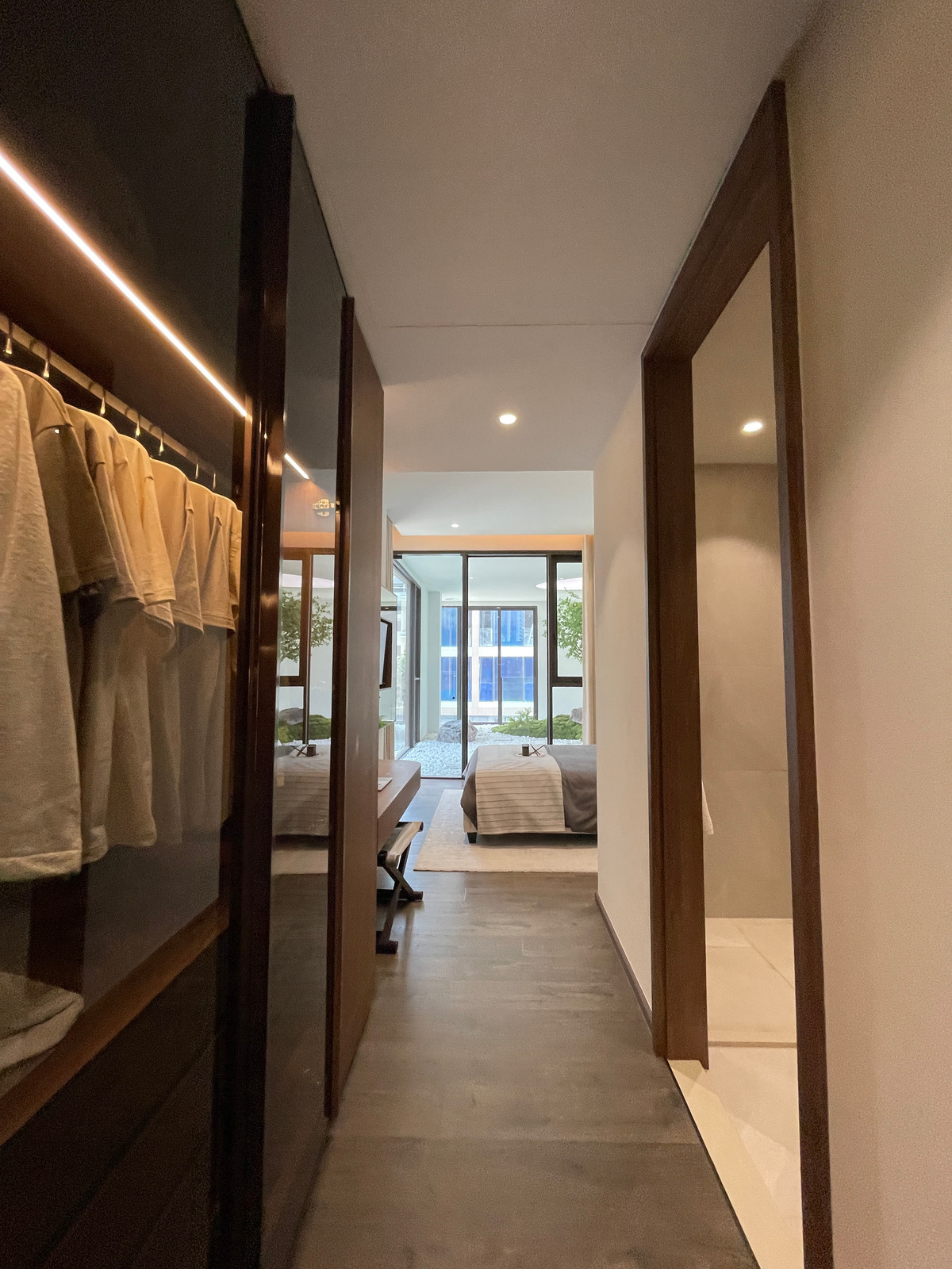 For SaleCondoSilom, Saladaeng, Bangrak : Rare unit for sale 🌳 THE ULTIMATE PARK VIEW | Rare Unit @ROMM CONVENT 🌳2 bedrooms, 2 bathrooms, usable area size 118.15 square meters on the 26th floor that offers a view of the lush Park View in the heart of Bangkok. On the highest potential location, Co