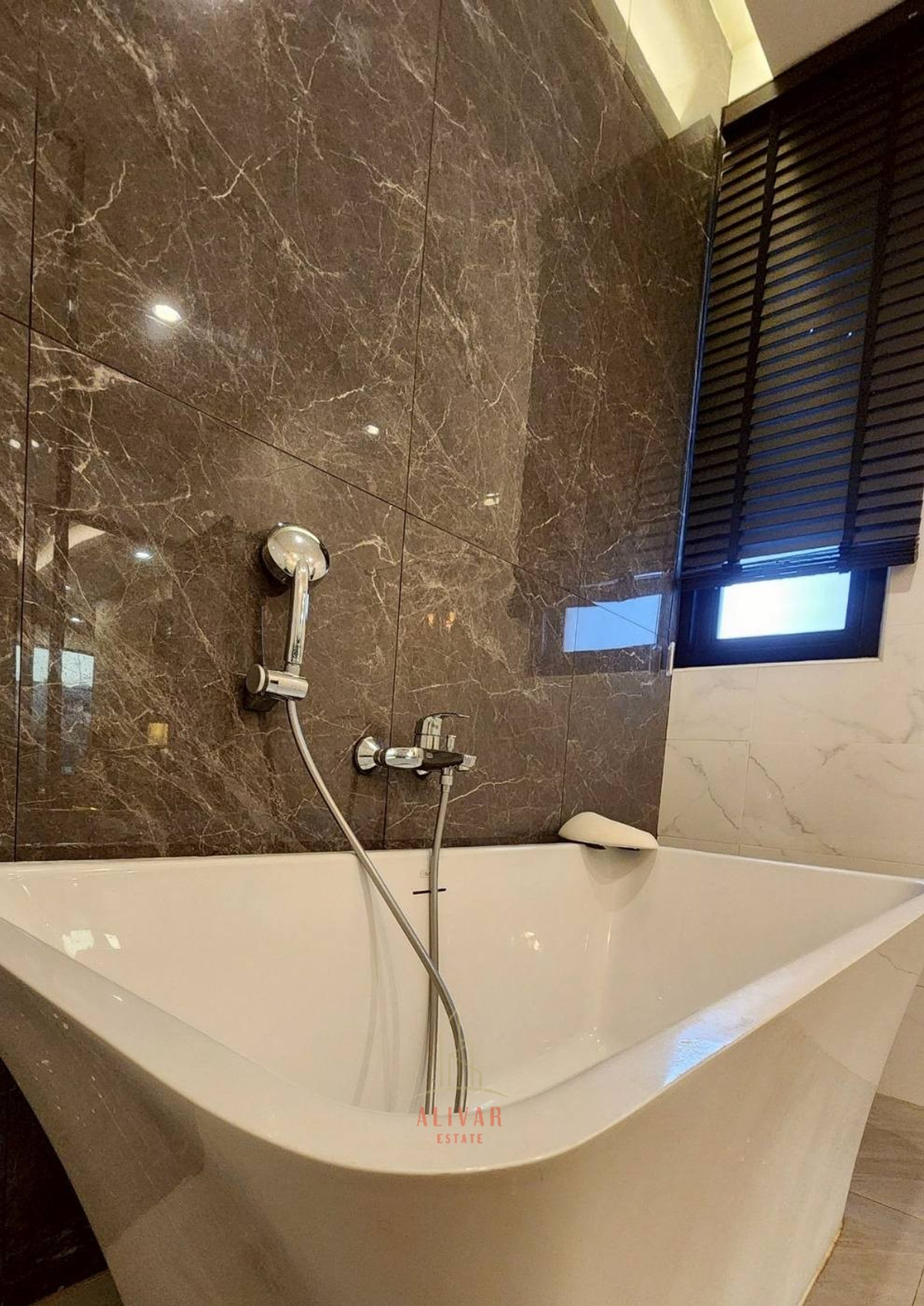 For RentHome OfficeChokchai 4, Ladprao 71, Ladprao 48, : RH040026 Home Office for rent, 3 and a half floors, corner unit, 4 bedrooms at Diamond Ville Chokchai 4 near MRT Yellow Line 800 meters (Phawana Station/Chokchai 4)