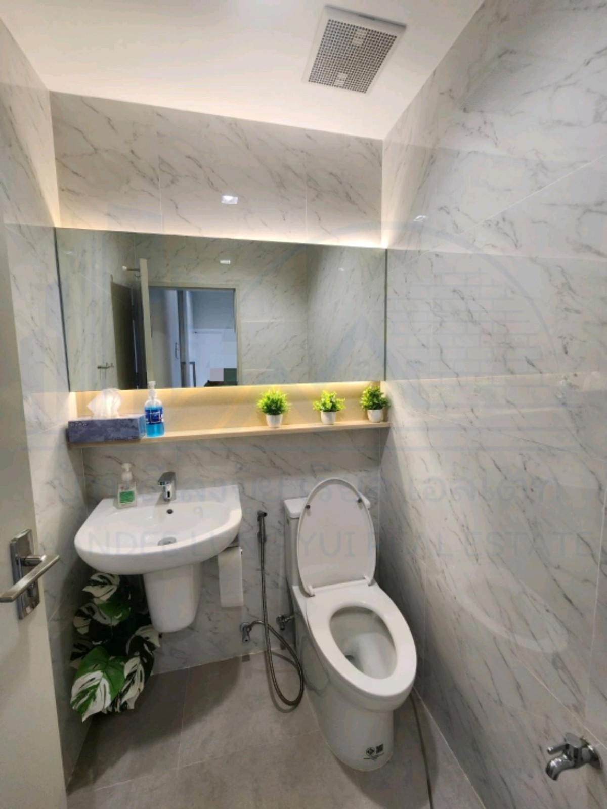 ให้เช่าทาวน์โฮมโชคชัย4 ลาดพร้าว71 : ให้เช่า Townhome Office ลาดพร้าว 73🌳☀️☀️ 拉普拉奥 73 号联排别墅办公室出租。