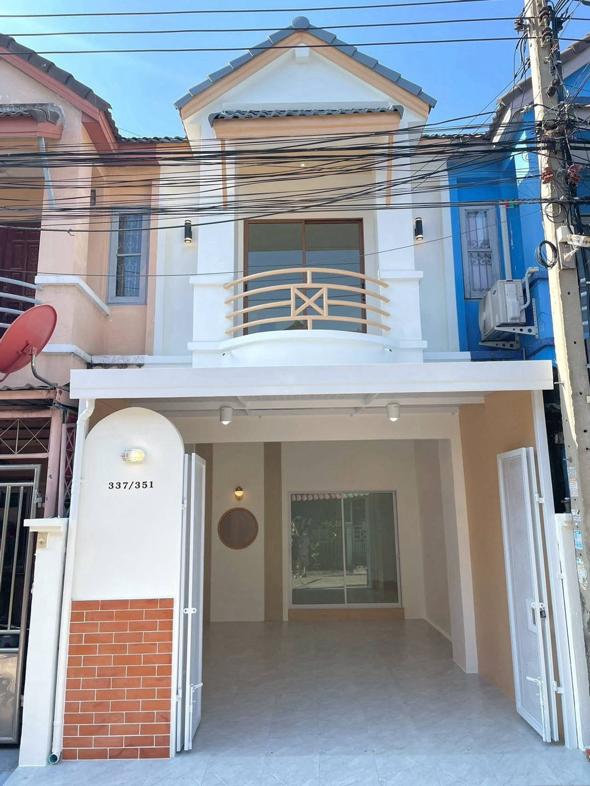 ขายทาวน์โฮมนนทบุรี บางใหญ่ บางบัวทอง : ขายทาวน์เฮาส์ร่มโพธิ์ บางบัวทอง 16 ตร.ว. แต่งมินิมอล ใกล้ MRT บางพลู ฟรีโอน