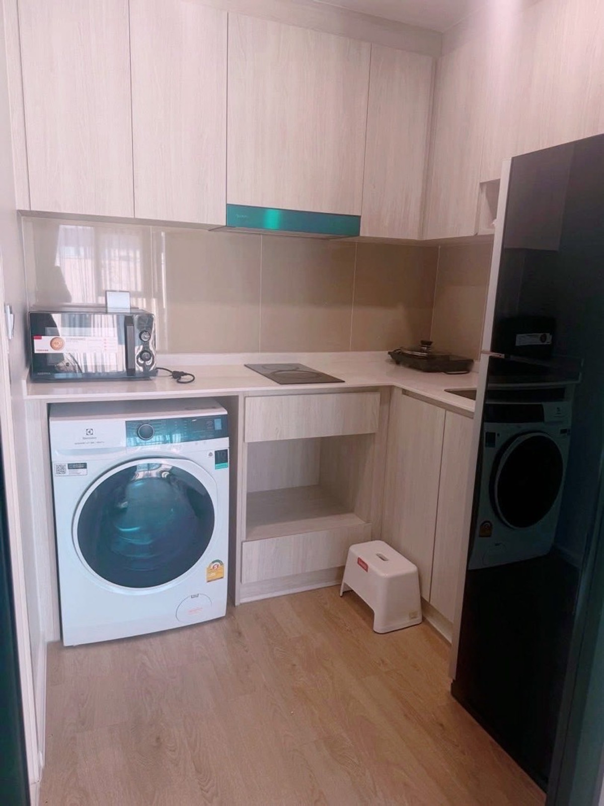 ให้เช่าคอนโดรัชดา ห้วยขวาง : ✨ ห้องมุม วิวสระ 34 ตร.ม. พร้อมเข้าอยู่ | ไอเวอรี่ รัชดา 32 (Ivory Ratchada–Ladprao) ✨