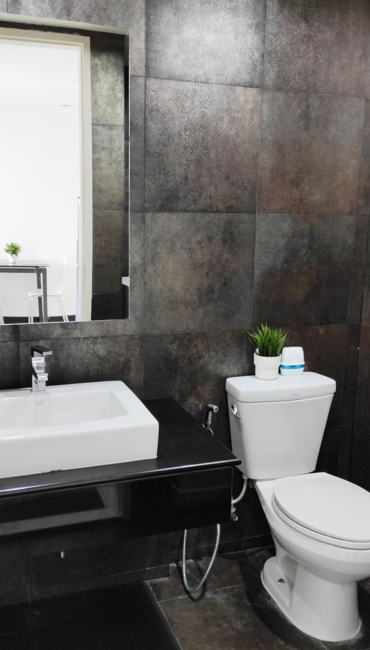 ขายคอนโดสุขุมวิท อโศก ทองหล่อ : 🔥 Hot Deal! ขายด่วนต่ำกว่าราคาตลาด + มีผู้เช่าแล้ว ซื้อแล้วรับรายได้ทันที 🔥 📞 Call now: 081-701-0651