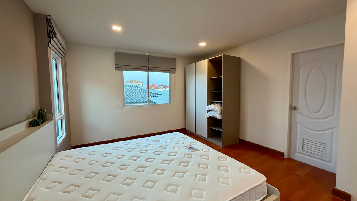 ให้เช่าอ่อนนุช อุดมสุข : บ้าน 3 ชั้น พร้อมเฟอร์นิเจอร์ ตกแต่งสวยงาม ให้เช่า ย่านอ่อนนุช-ศรีนครินทร์ ใกล้ปิงมาร์เช่ปาร์ค เพียง 800 เมตร