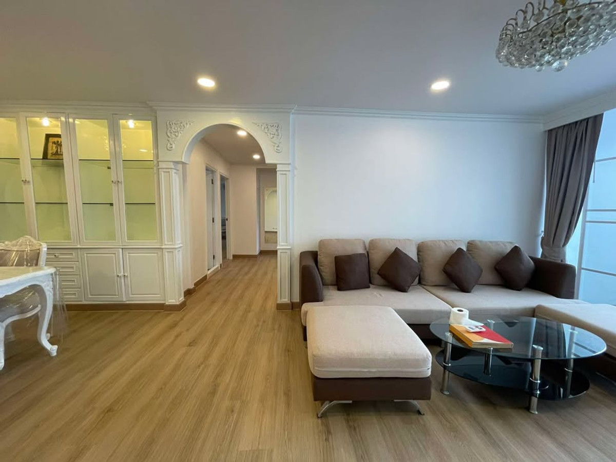 ให้เช่าคอนโดสุขุมวิท อโศก ทองหล่อ : ให้เช่าคอนโด D.S. Tower 2 สุขุมวิท 39 (125 ตร.ม.) 3 นอน 2 น้ำ พร้อมอยู่