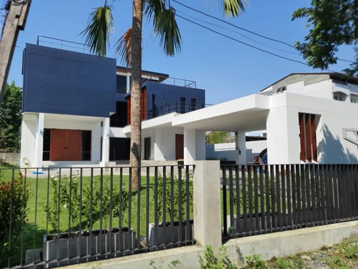 Sukhumvit, Asoke, Thonglor : 🏡✨ Luxury 3-Storey Pool Villa Sukhumvit 62 Bangkok ✨🏡