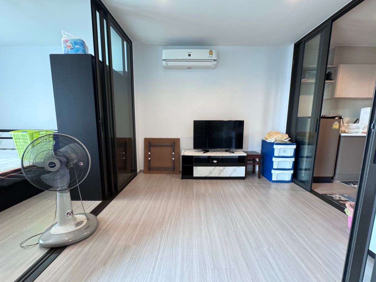 For RentCondoThaphra, Talat Phlu, Wutthakat : Wide room 35 sq m. 1 bedroom plus, Life Sathorn Sierra Condo near BTS Talat Phlu, available for rent, please inquire.